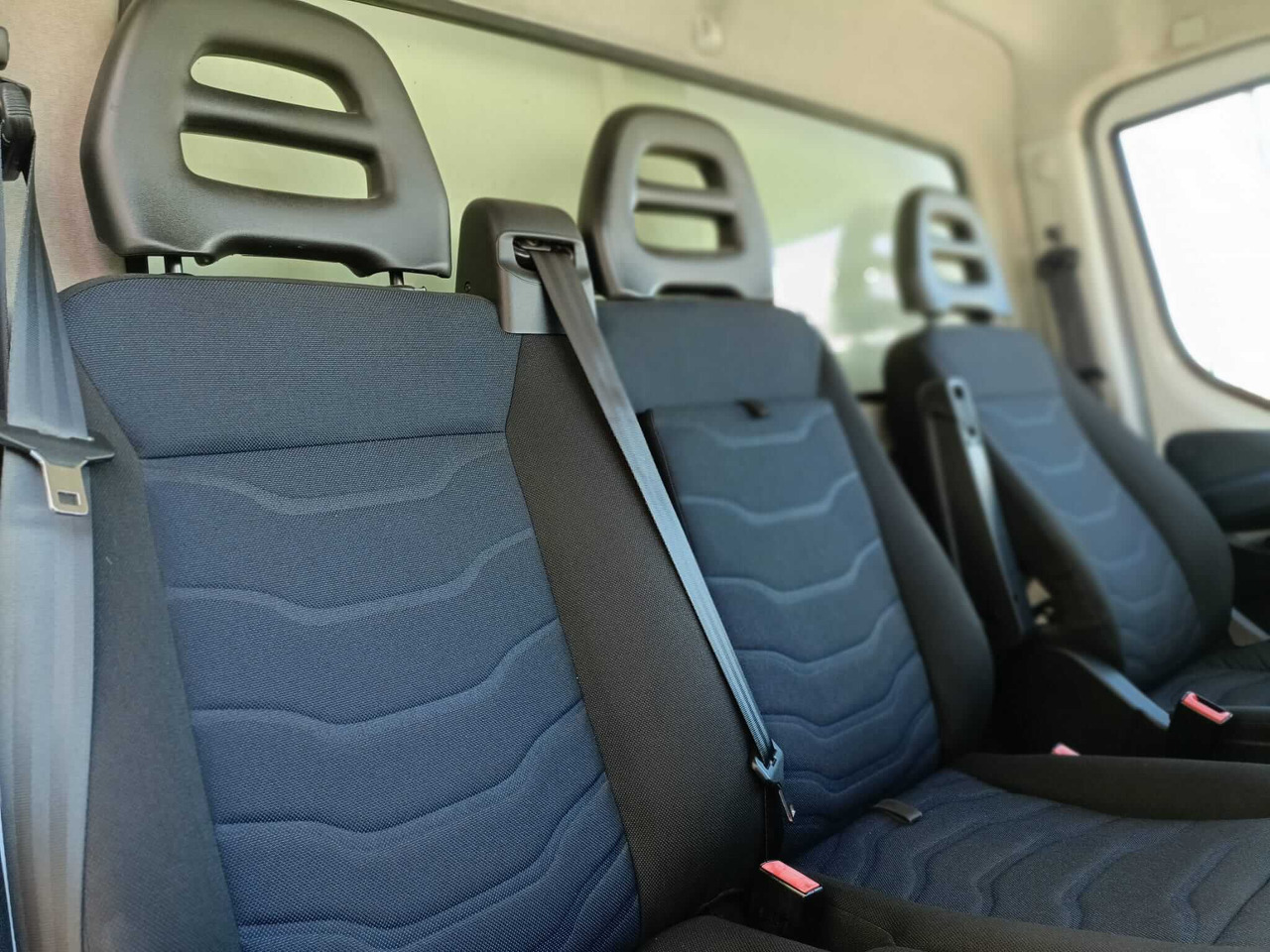 IVECO DAILY 60C18 RIBALTABILE CON GRU - Camión volquete: foto 5 IVECO DAILY 60C18 RIBALTABILE CON GRU - Camión volquete: foto 5