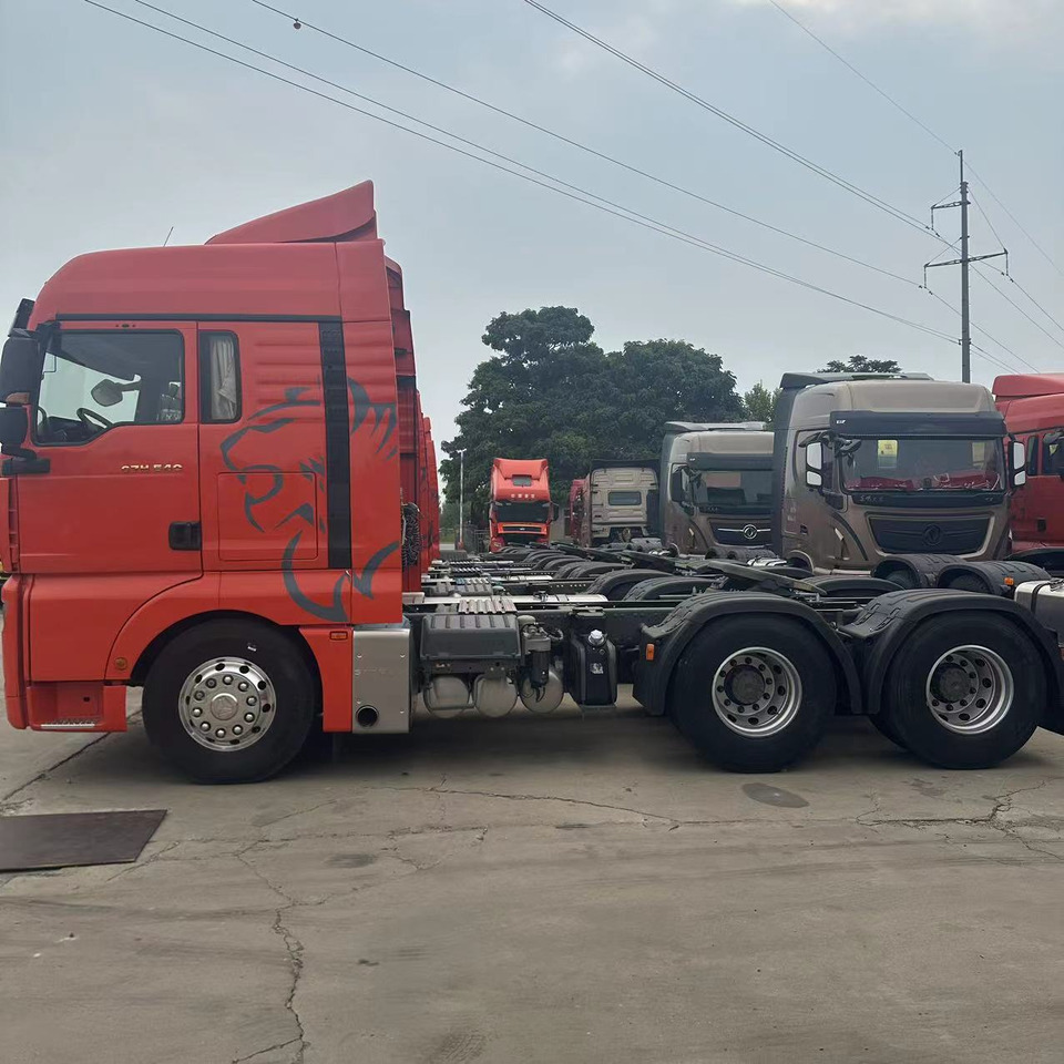Sinotruk - Cabeza tractora: foto 2 Sinotruk - Cabeza tractora: foto 2