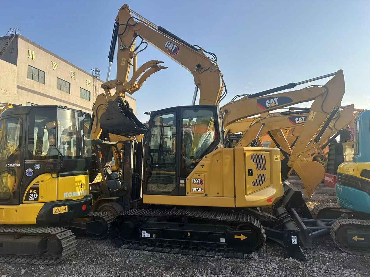 Caterpillar 307.5 - Excavadora de cadenas: foto 1 Caterpillar 307.5 - Excavadora de cadenas: foto 1