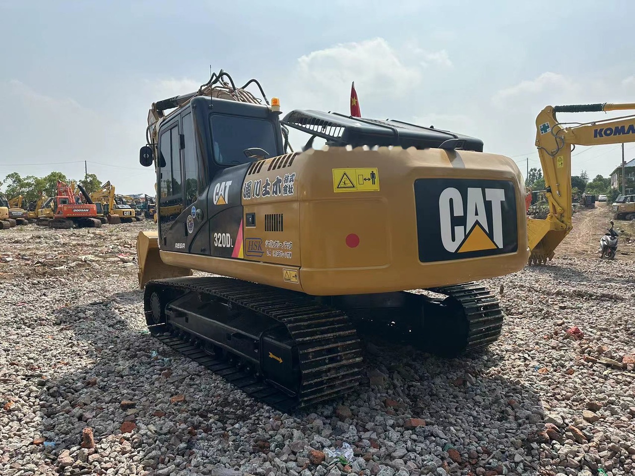 Caterpillar 320D2 - Excavadora de cadenas: foto 1 Caterpillar 320D2 - Excavadora de cadenas: foto 1