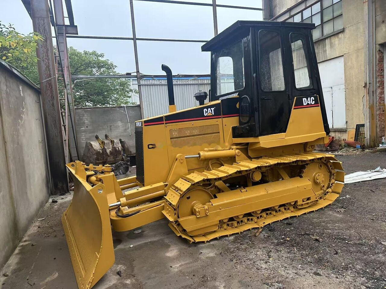 Caterpillar D4C - Bulldozer: foto 1 Caterpillar D4C - Bulldozer: foto 1