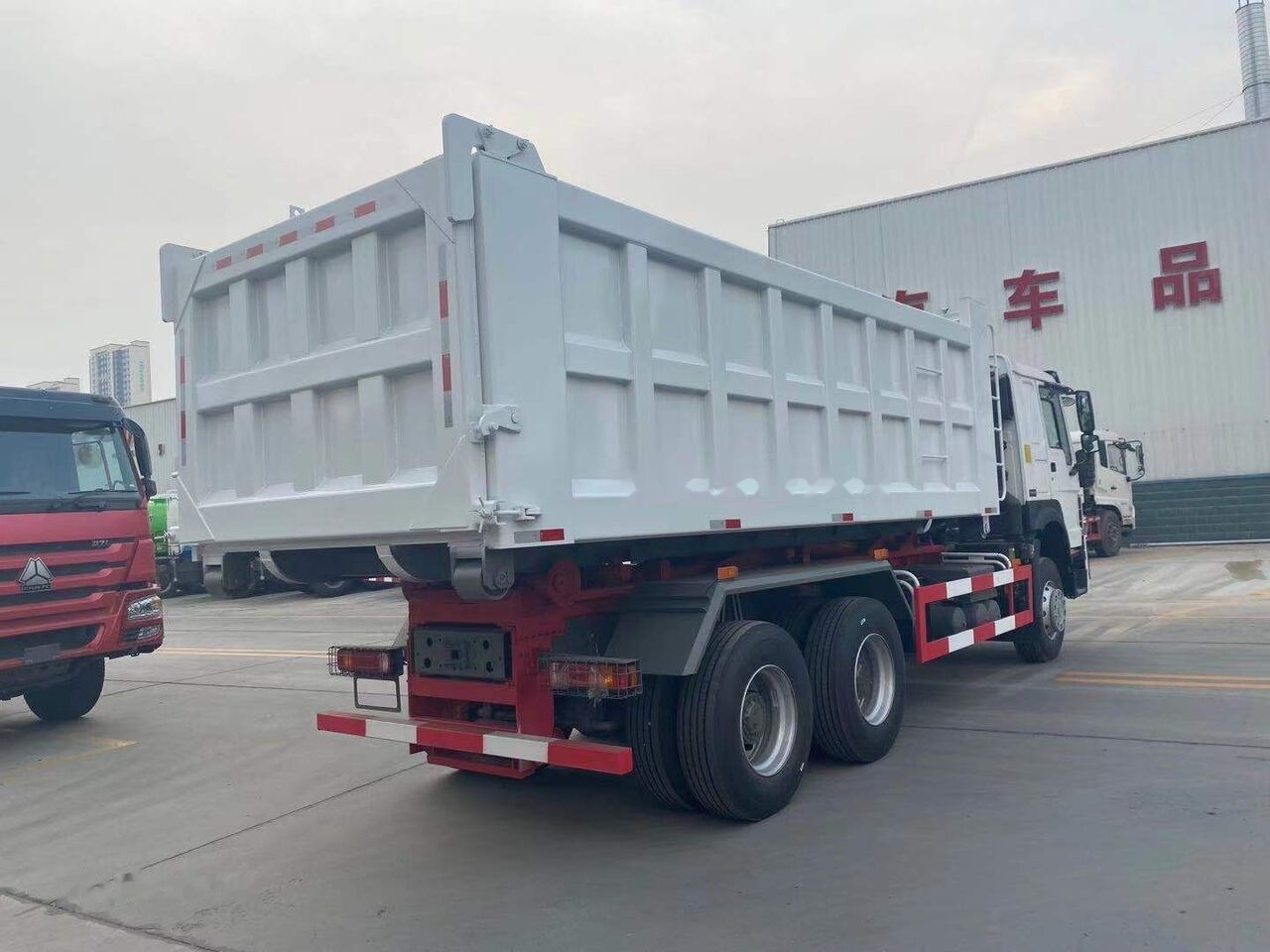 Howo 371 - Camión volquete: foto 3 Howo 371 - Camión volquete: foto 3