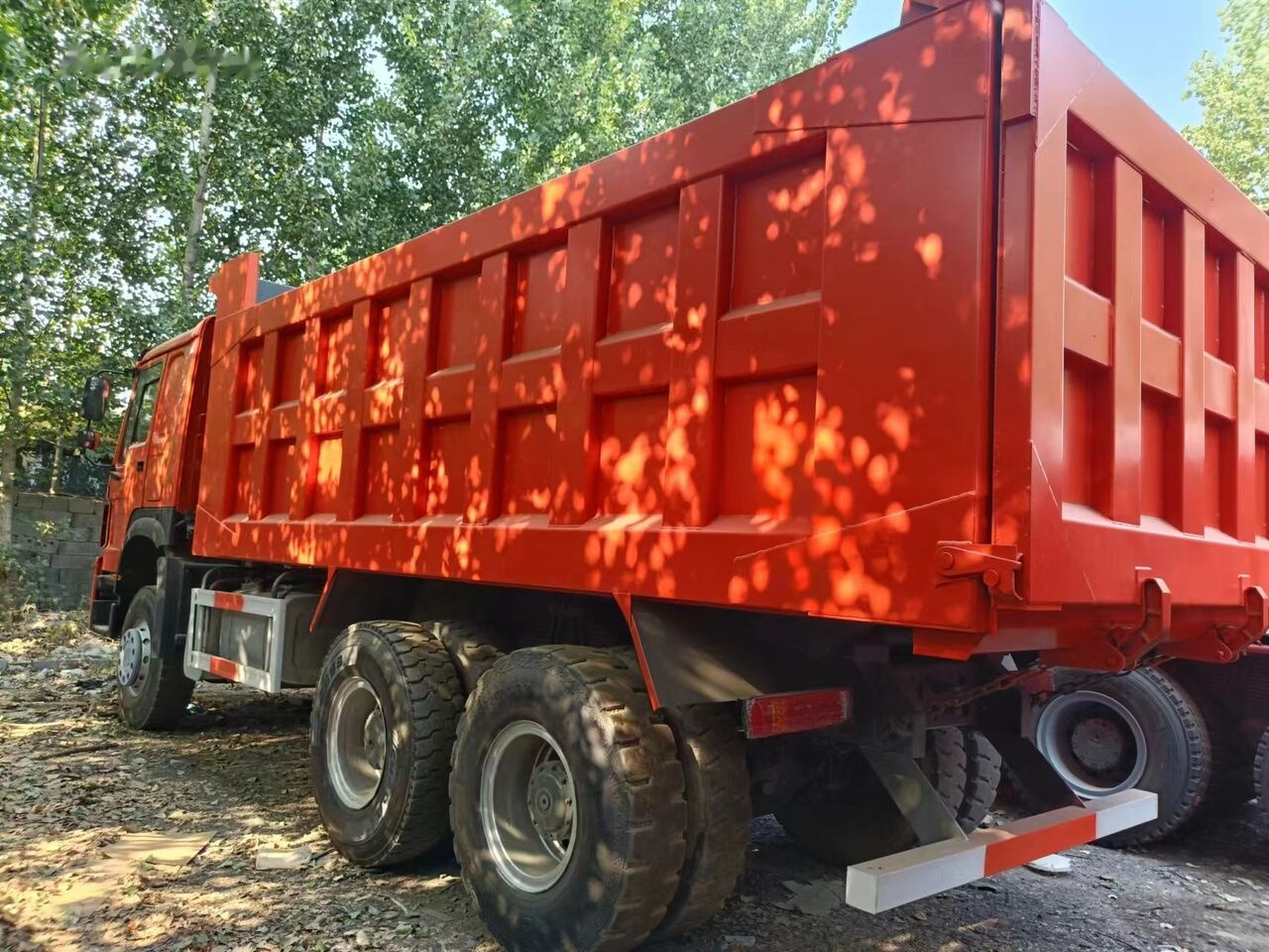 Howo 375 - Camión volquete: foto 4 Howo 375 - Camión volquete: foto 4