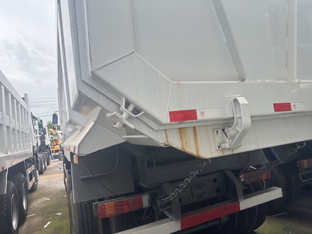 Howo - Camión volquete: foto 3 Howo - Camión volquete: foto 3