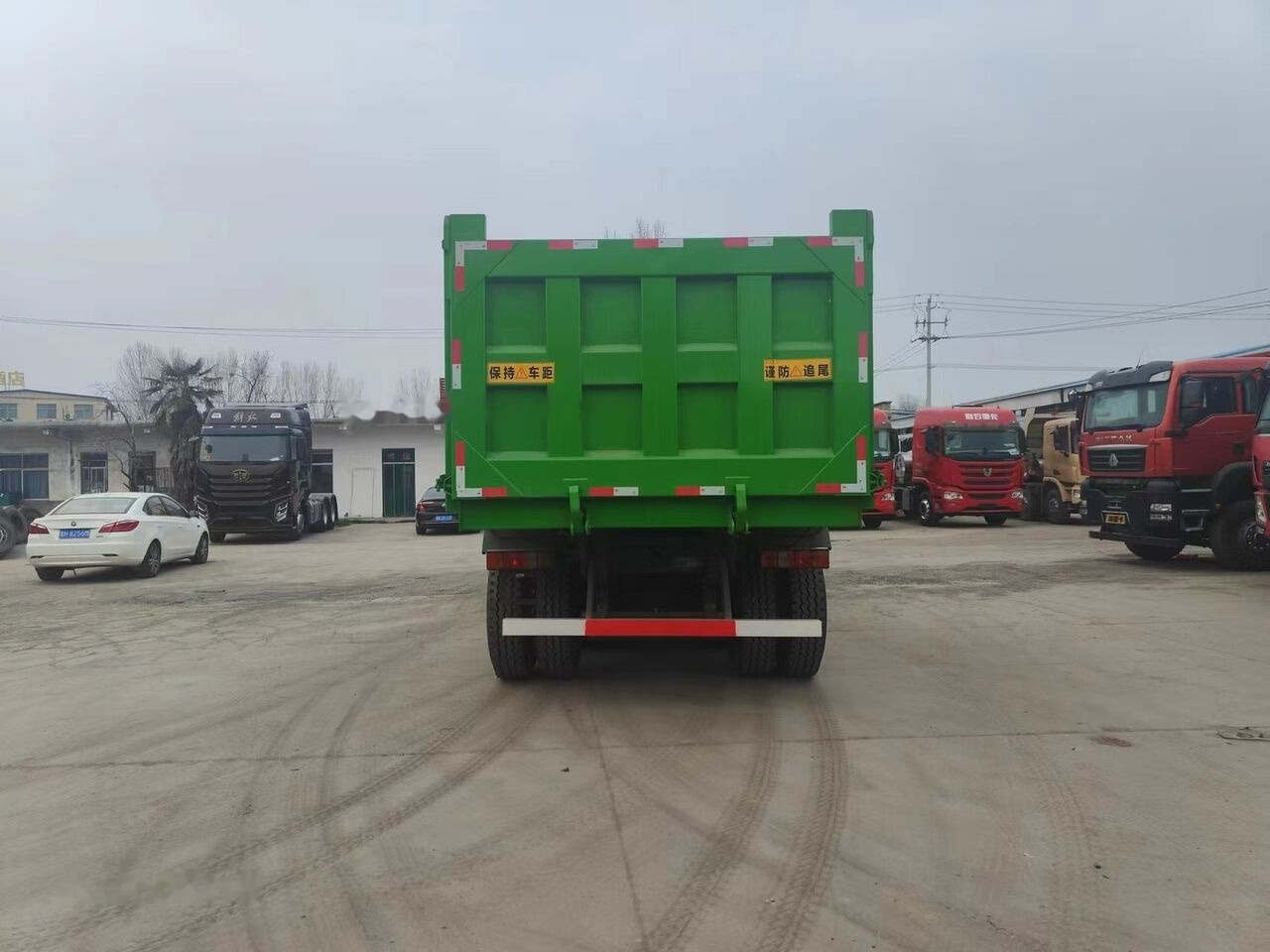 Howo G7W - Camión volquete: foto 4 Howo G7W - Camión volquete: foto 4