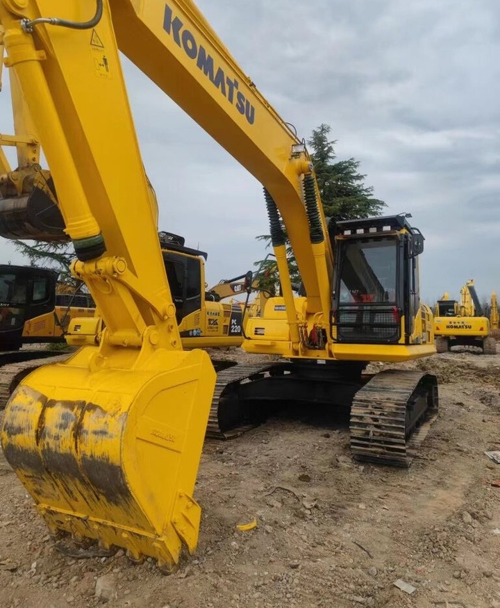 Komatsu PC220-8 - Excavadora de cadenas: foto 1 Komatsu PC220-8 - Excavadora de cadenas: foto 1