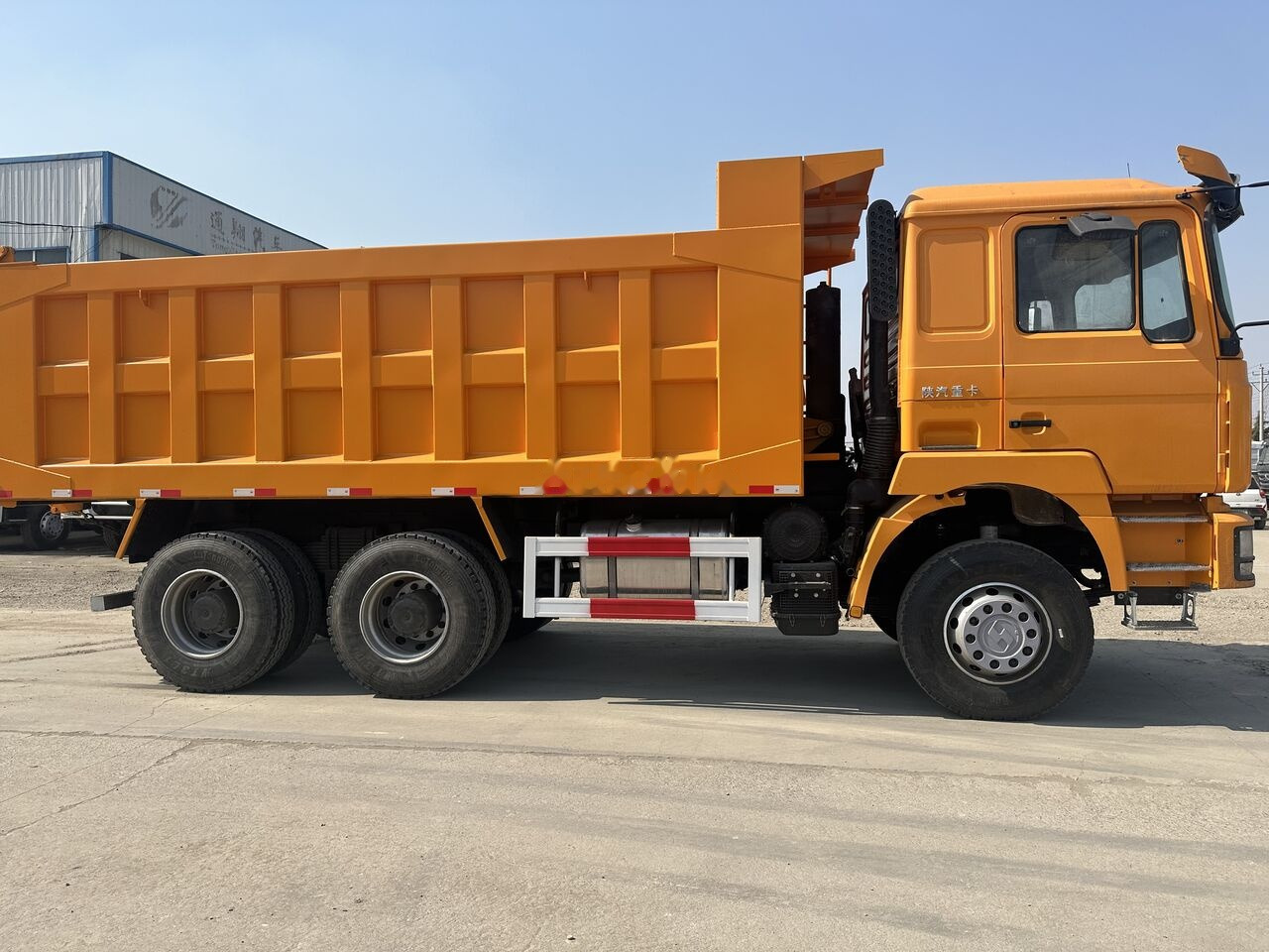 Shacman F3000 - Camión volquete: foto 4 Shacman F3000 - Camión volquete: foto 4