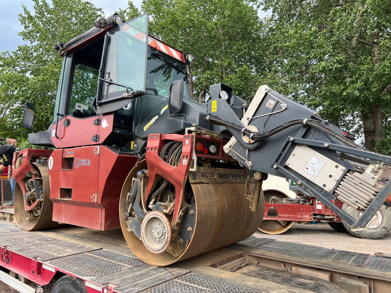 BOMAG BW 154 AP-4 AM mit Splitstreuer - Apisonadora de asfalto: foto 1 BOMAG BW 154 AP-4 AM mit Splitstreuer - Apisonadora de asfalto: foto 1