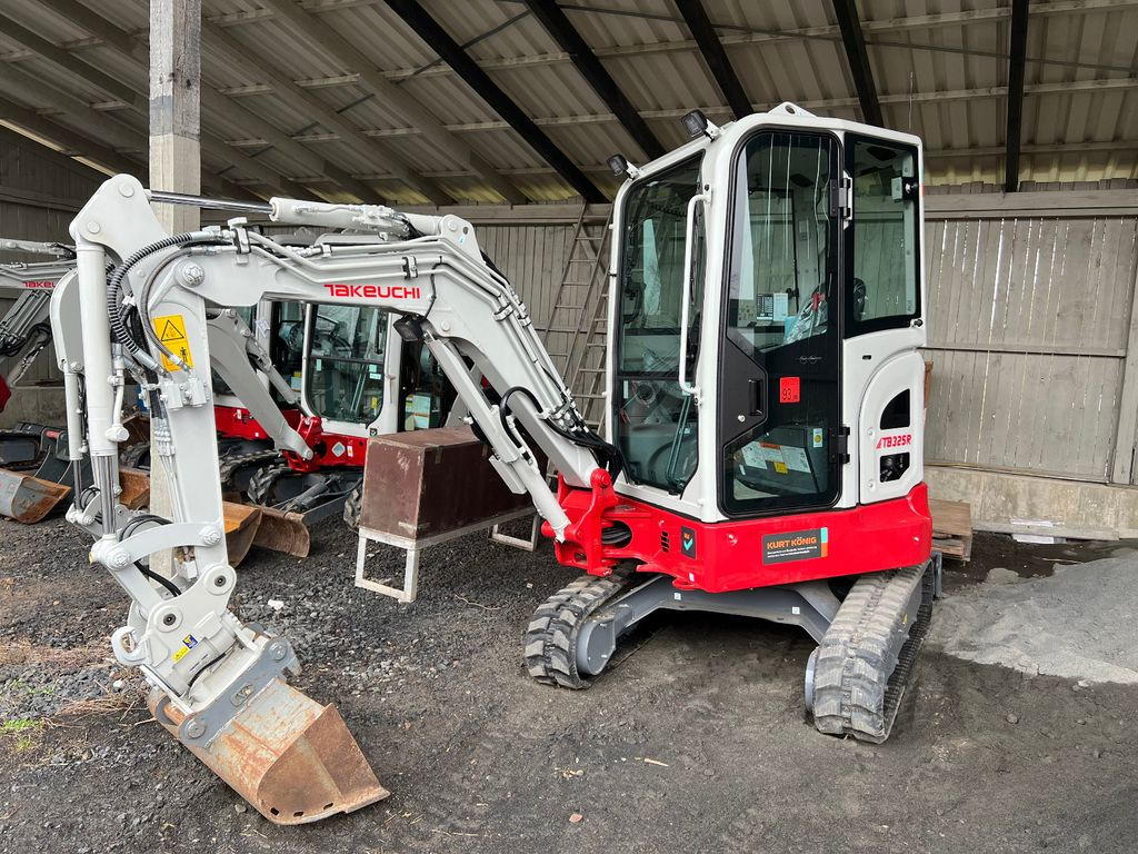 Takeuchi TB 325 RA - Powertilt V3 - Miniexcavadora: foto 1 Takeuchi TB 325 RA - Powertilt V3 - Miniexcavadora: foto 1