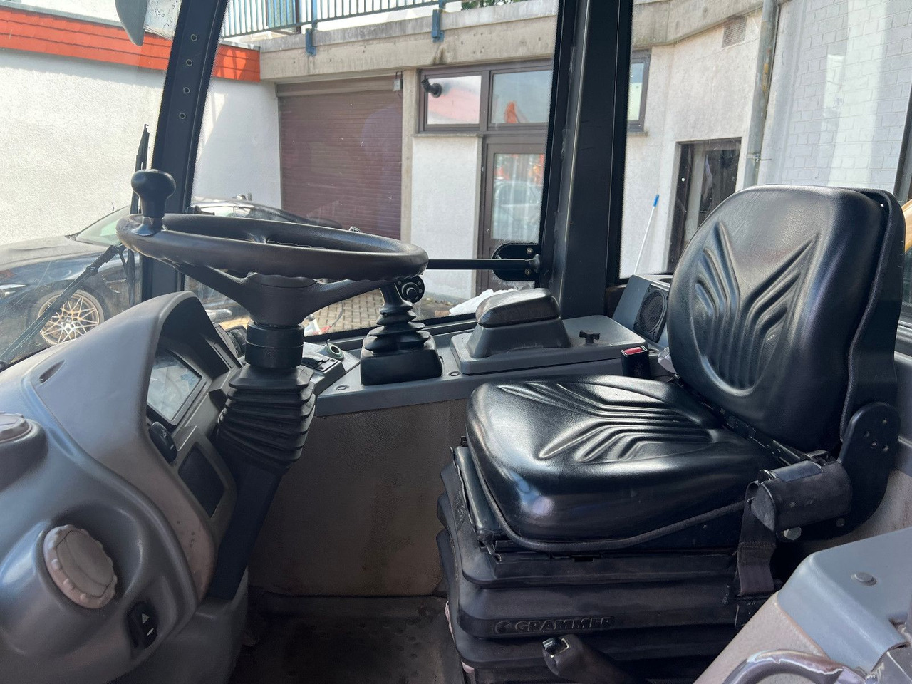 Volvo L 25 F u 28 F u. 30 F - Cargadora de ruedas: foto 4 Volvo L 25 F u 28 F u. 30 F - Cargadora de ruedas: foto 4