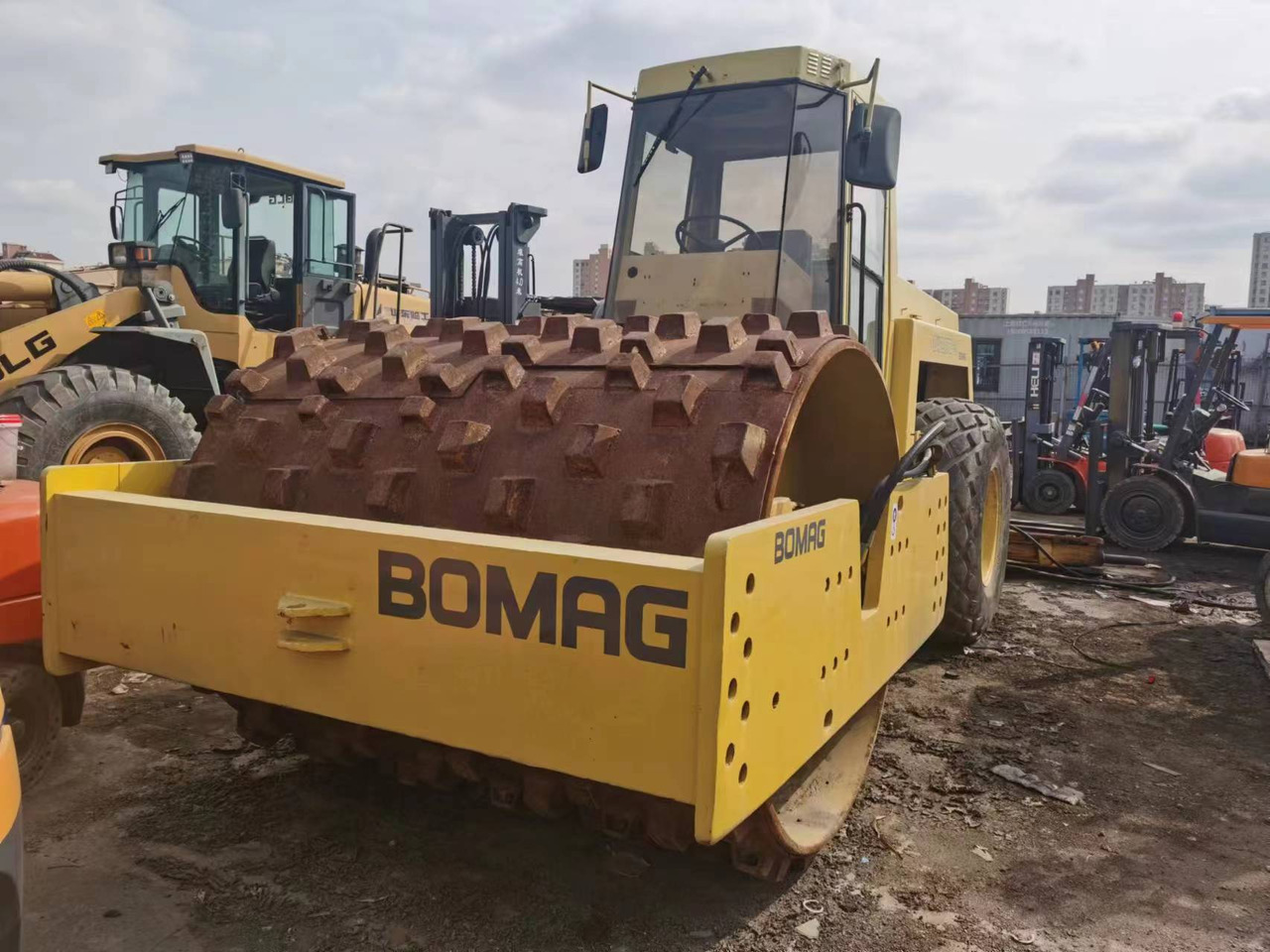 BOMAG BW217D-2 - Compactador: foto 4 BOMAG BW217D-2 - Compactador: foto 4