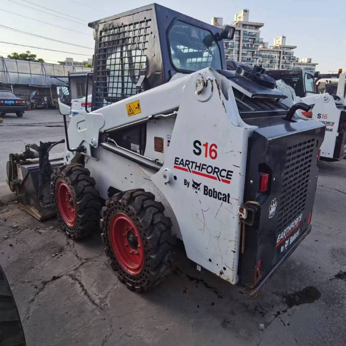 Bobcat S16 - Minicargadora: foto 1 Bobcat S16 - Minicargadora: foto 1