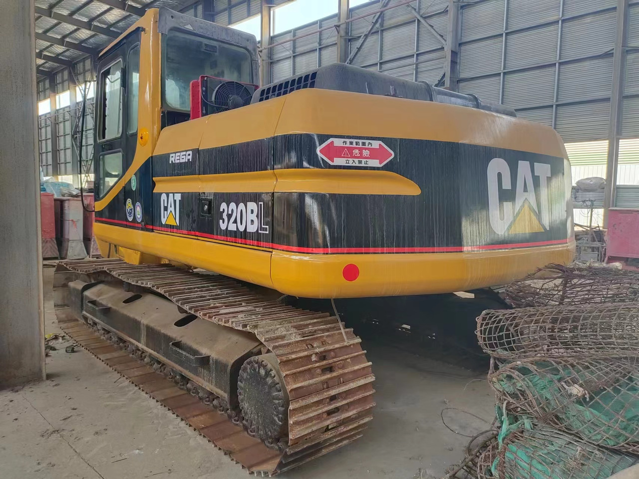 CATERPILLAR 320BL - Excavadora de cadenas: foto 3 CATERPILLAR 320BL - Excavadora de cadenas: foto 3