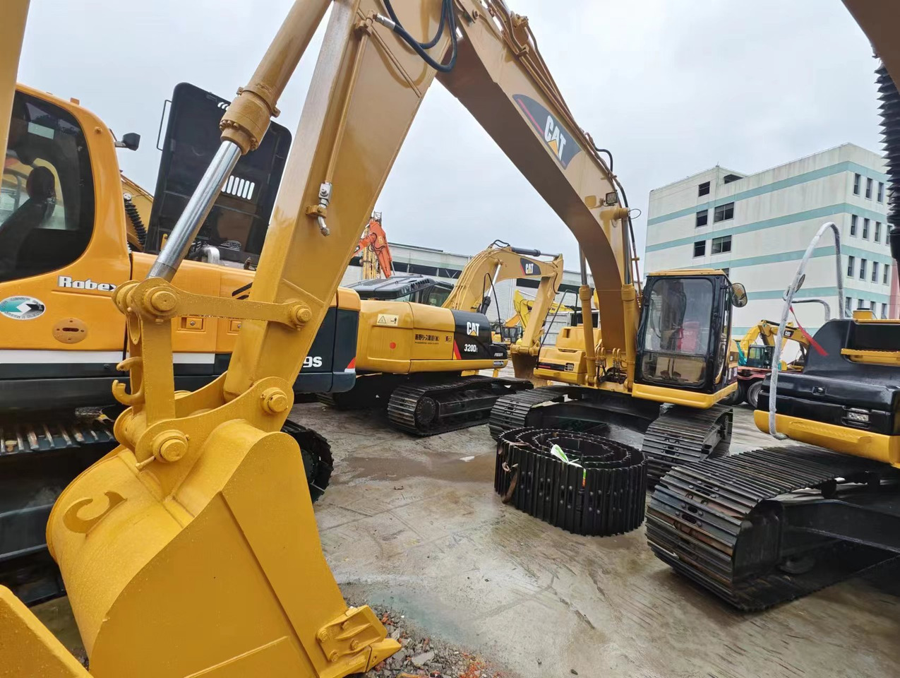 CATERPILLAR 320BL - Excavadora de cadenas: foto 4 CATERPILLAR 320BL - Excavadora de cadenas: foto 4
