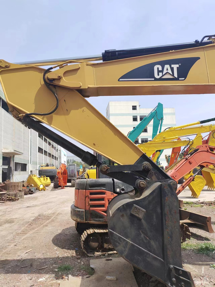 CATERPILLAR 325C 320C - Excavadora de cadenas: foto 4 CATERPILLAR 325C 320C - Excavadora de cadenas: foto 4