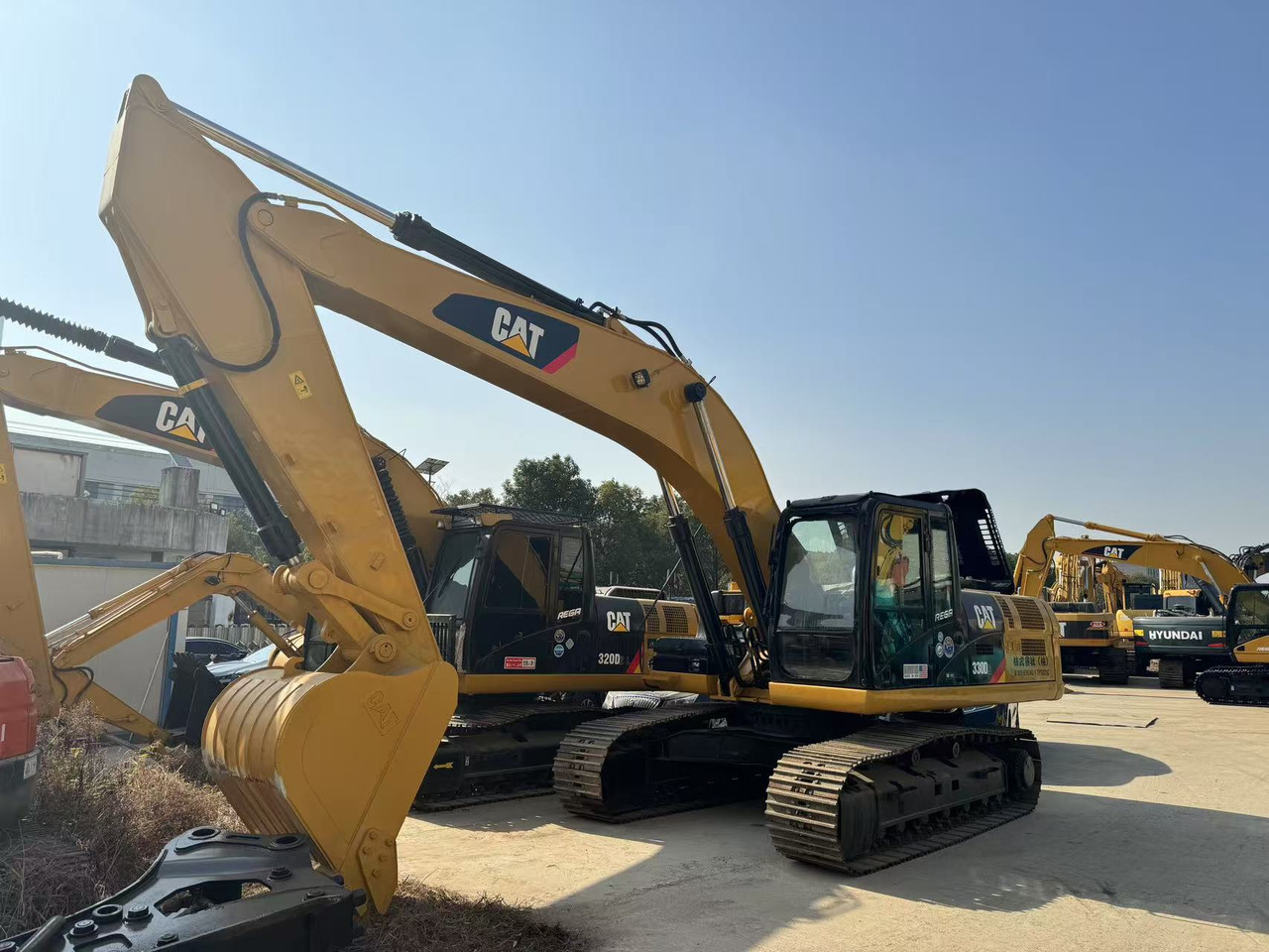 CATERPILLAR 330D2 - Excavadora de cadenas: foto 1 CATERPILLAR 330D2 - Excavadora de cadenas: foto 1