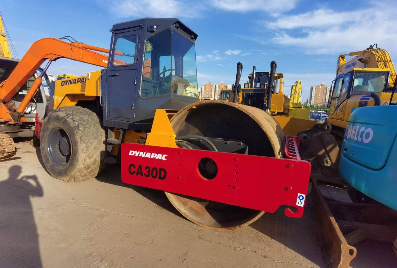 DYNAPAC CA30D - Compactador: foto 1 DYNAPAC CA30D - Compactador: foto 1