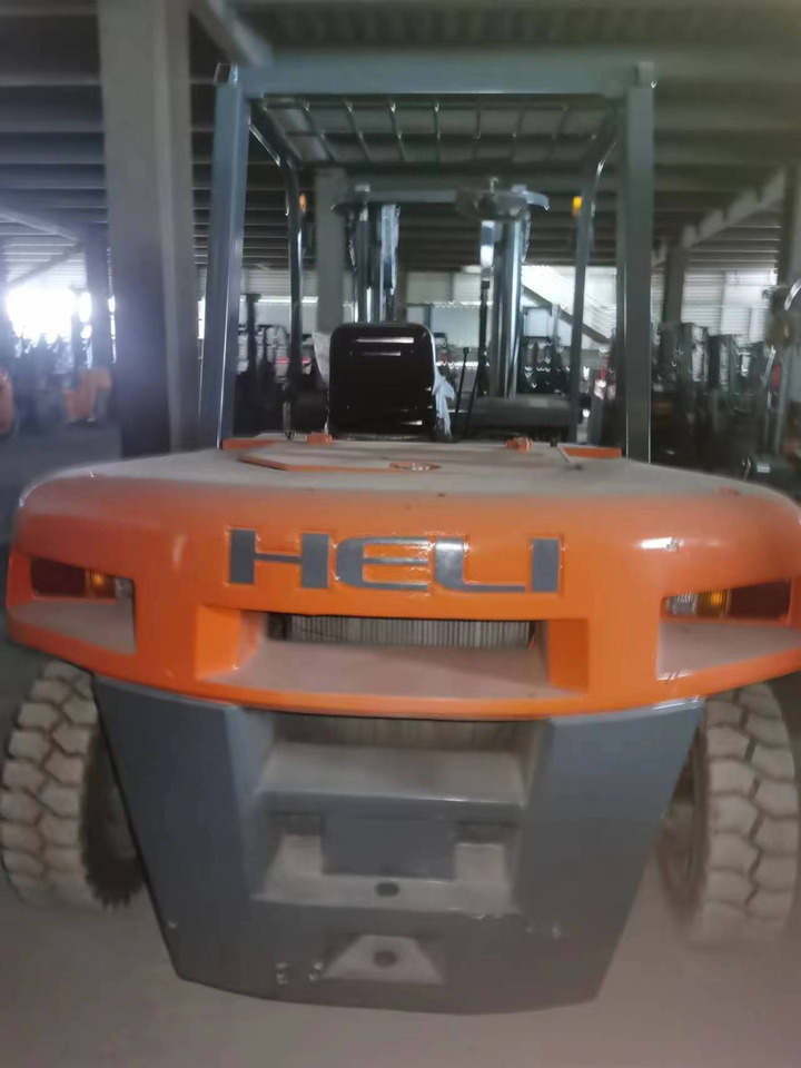 HELI 70 DIESEL FORKLIFT 7TON - Carretilla elevadora diésel: foto 2 HELI 70 DIESEL FORKLIFT 7TON - Carretilla elevadora diésel: foto 2