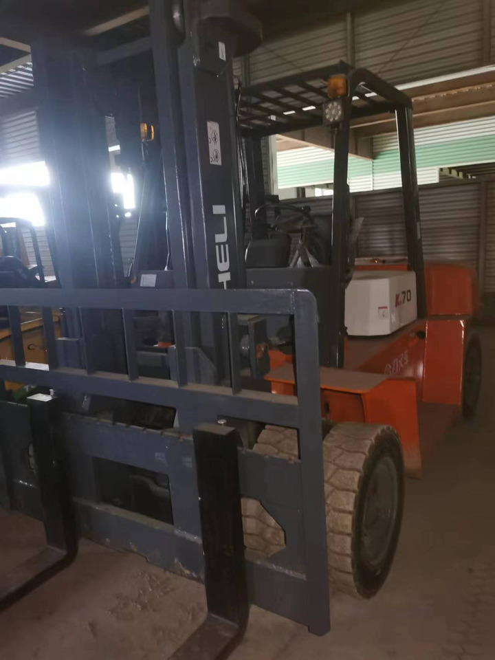 HELI 70 DIESEL FORKLIFT 7TON - Carretilla elevadora diésel: foto 5 HELI 70 DIESEL FORKLIFT 7TON - Carretilla elevadora diésel: foto 5