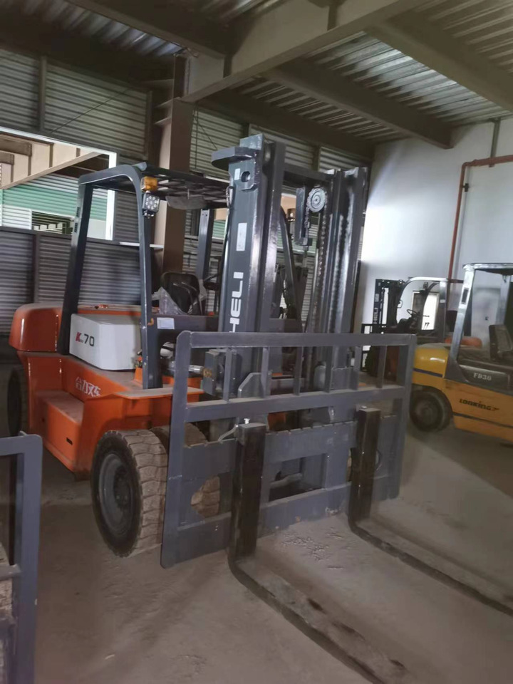 HELI 70 DIESEL FORKLIFT 7TON - Carretilla elevadora diésel: foto 3 HELI 70 DIESEL FORKLIFT 7TON - Carretilla elevadora diésel: foto 3