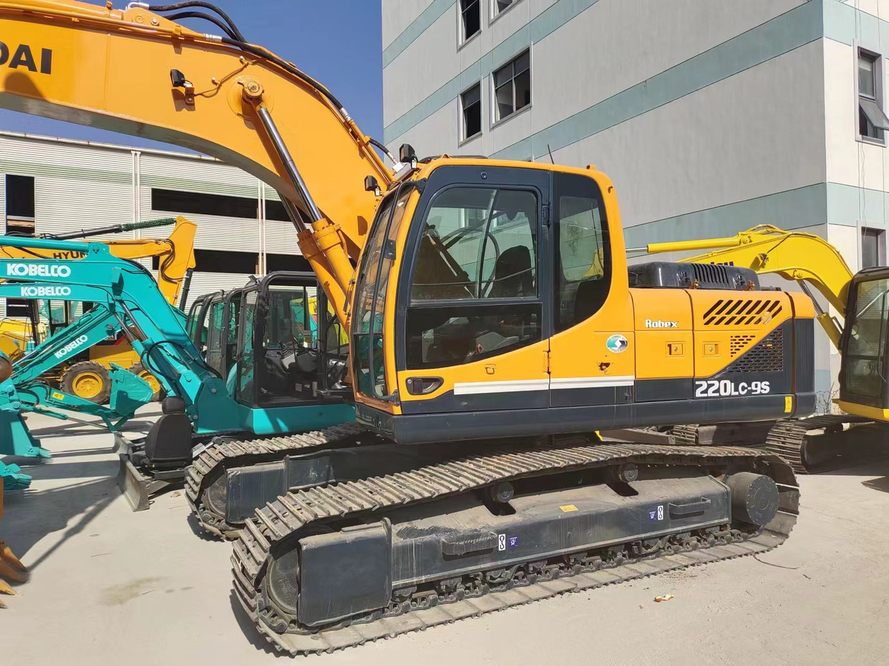 HYUNDAI 220LC-9S - Excavadora de cadenas: foto 3 HYUNDAI 220LC-9S - Excavadora de cadenas: foto 3