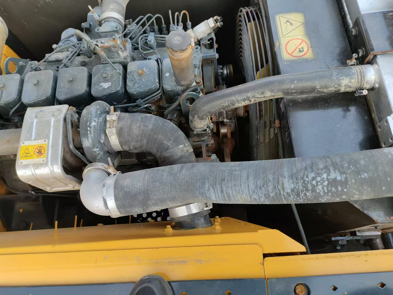 Hyundai R220LC-9T - Excavadora de cadenas: foto 5 Hyundai R220LC-9T - Excavadora de cadenas: foto 5