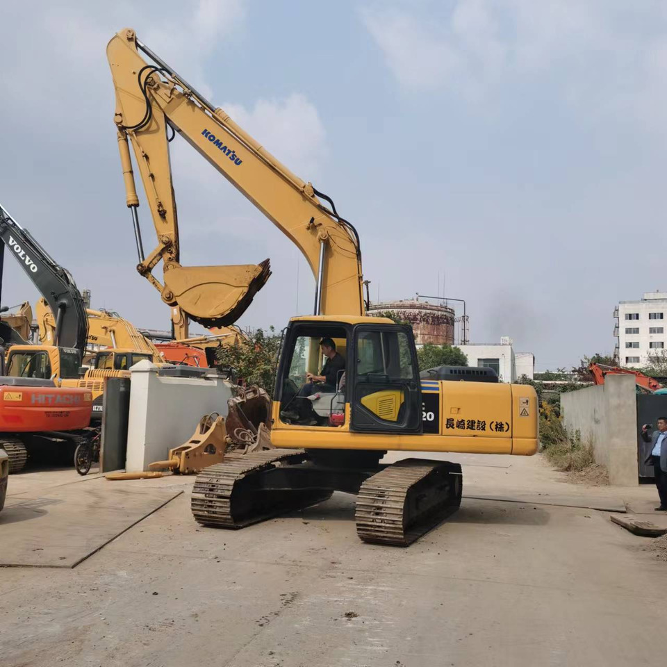 KOMATSU PC220-7 PC200-7 - Excavadora de cadenas: foto 1 KOMATSU PC220-7 PC200-7 - Excavadora de cadenas: foto 1