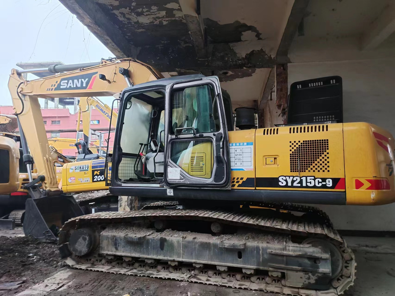 SANY SY215C-9 - Excavadora de cadenas: foto 1 SANY SY215C-9 - Excavadora de cadenas: foto 1