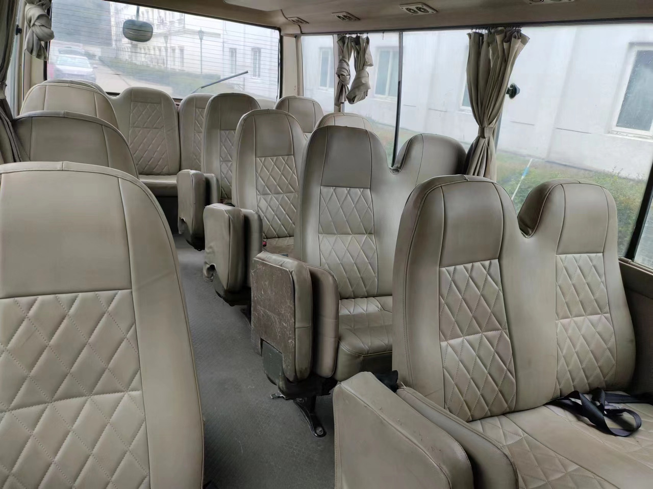 TOYOTA Coaster - Autobús suburbano: foto 3 TOYOTA Coaster - Autobús suburbano: foto 3