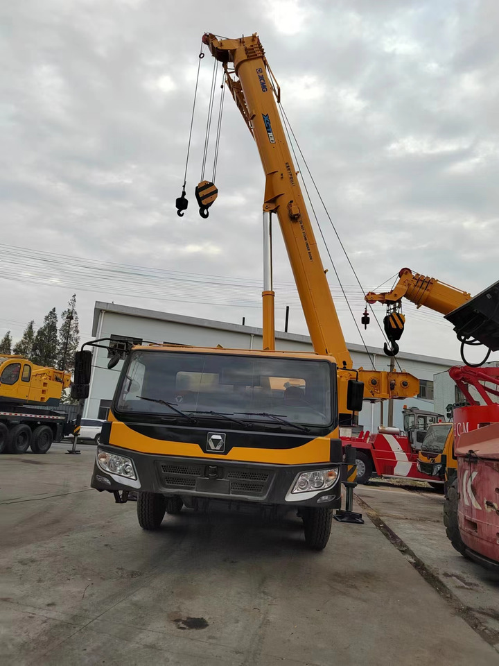 XCMG QY70K good condition QY25K QY50K QY100K QY130K China brand mobile crane - Autogrúa: foto 2 XCMG QY70K good condition QY25K QY50K QY100K QY130K China brand mobile crane - Autogrúa: foto 2
