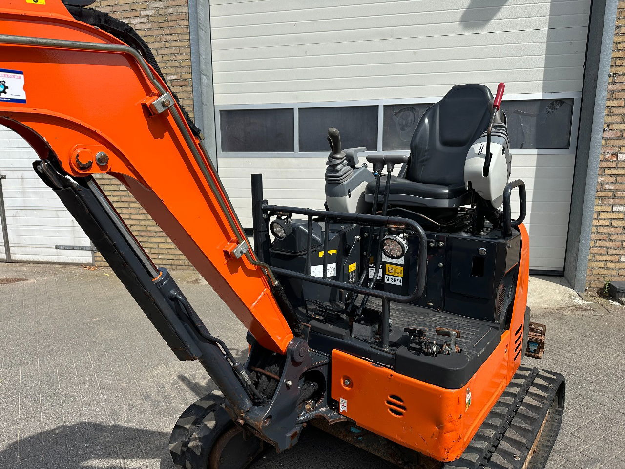 Hitachi ZX19U-6 YR - Miniexcavadora: foto 2 Hitachi ZX19U-6 YR - Miniexcavadora: foto 2
