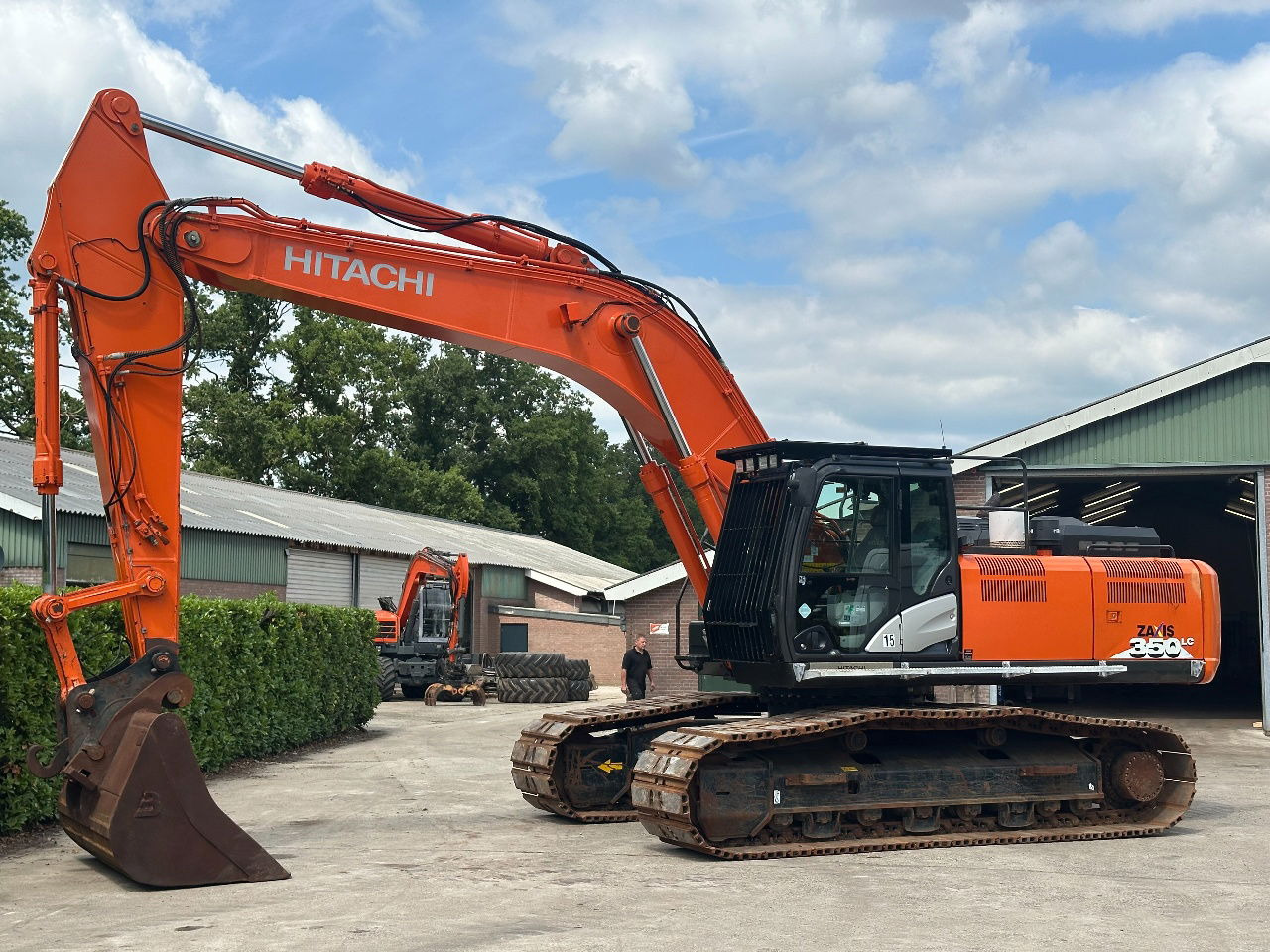 Hitachi ZX350LC-6 - Excavadora de cadenas: foto 1 Hitachi ZX350LC-6 - Excavadora de cadenas: foto 1