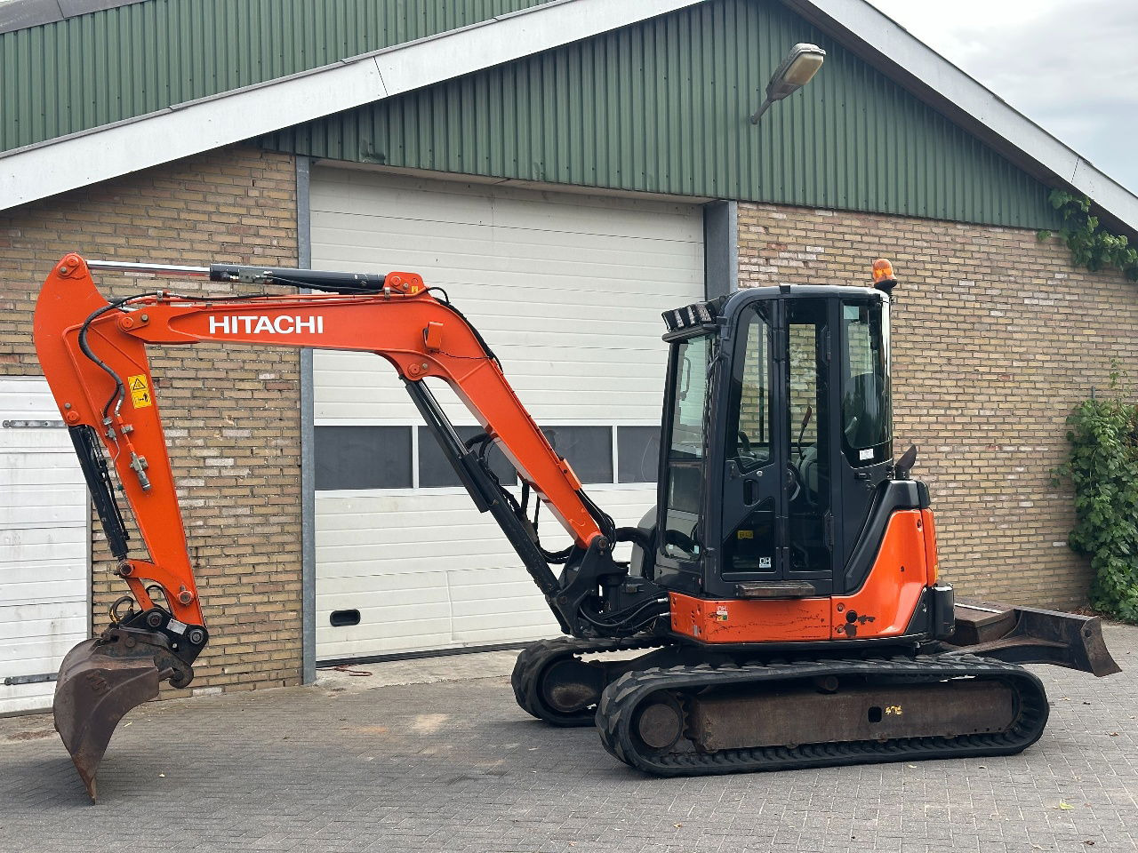Hitachi ZX52U-3 CLR - Miniexcavadora: foto 1 Hitachi ZX52U-3 CLR - Miniexcavadora: foto 1