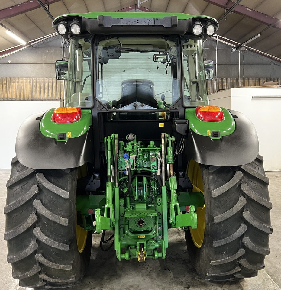 John Deere 6110 MC - Tractor: foto 5 John Deere 6110 MC - Tractor: foto 5