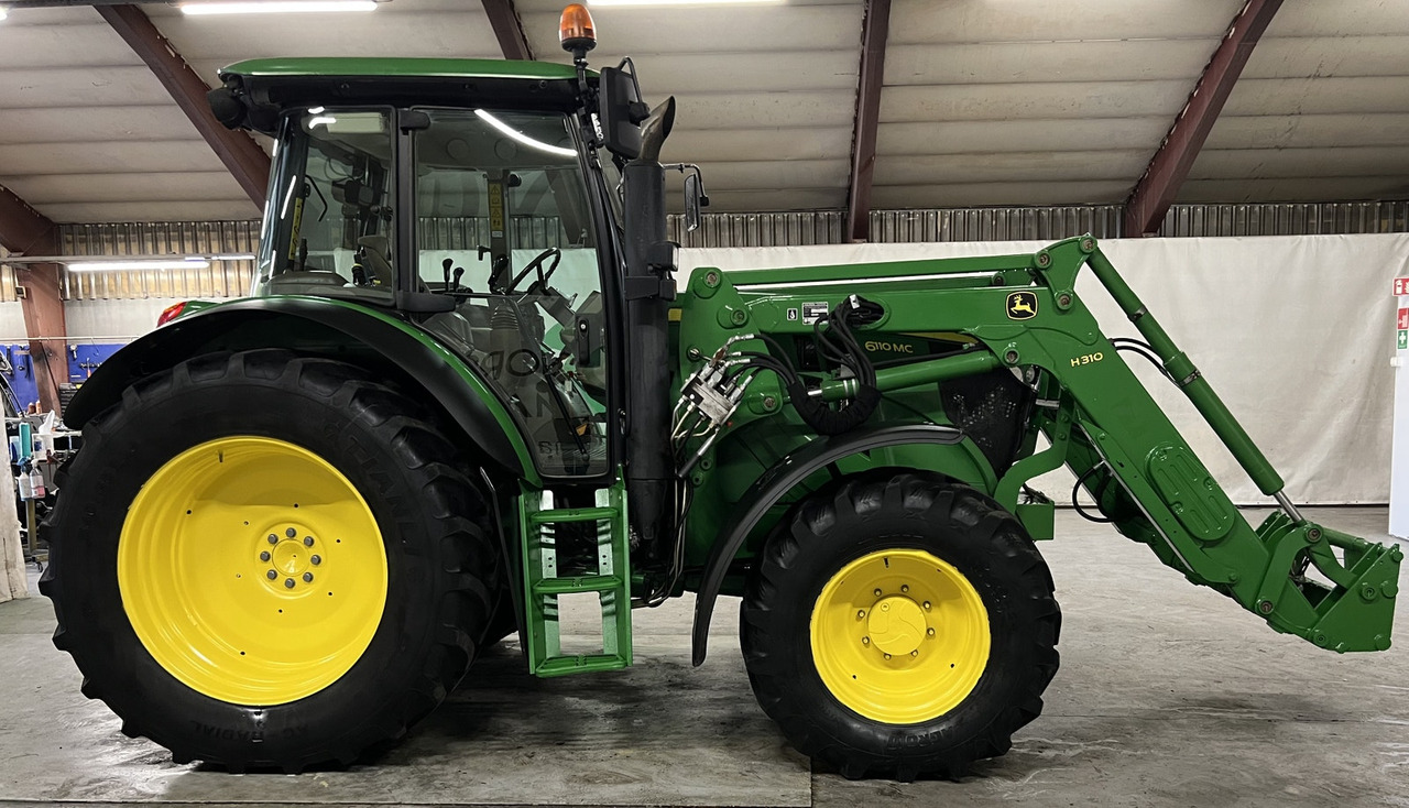 John Deere 6110 MC - Tractor: foto 4 John Deere 6110 MC - Tractor: foto 4
