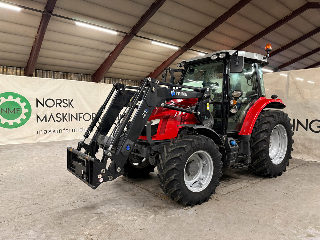 Massey Ferguson 5712 SL Dyna4 - Tractor: foto 1 Massey Ferguson 5712 SL Dyna4 - Tractor: foto 1
