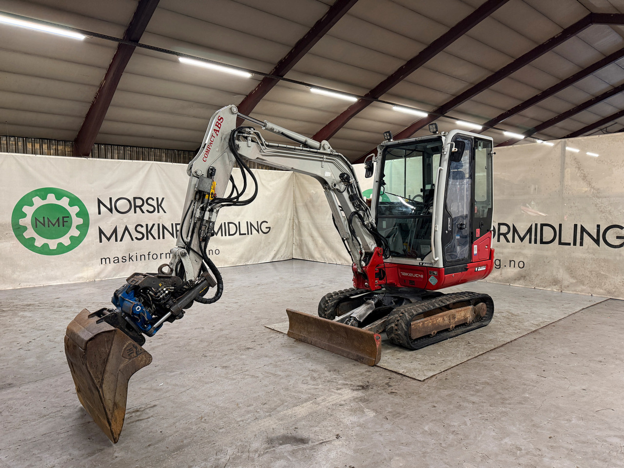 Takeuchi TB230 - Miniexcavadora: foto 1 Takeuchi TB230 - Miniexcavadora: foto 1