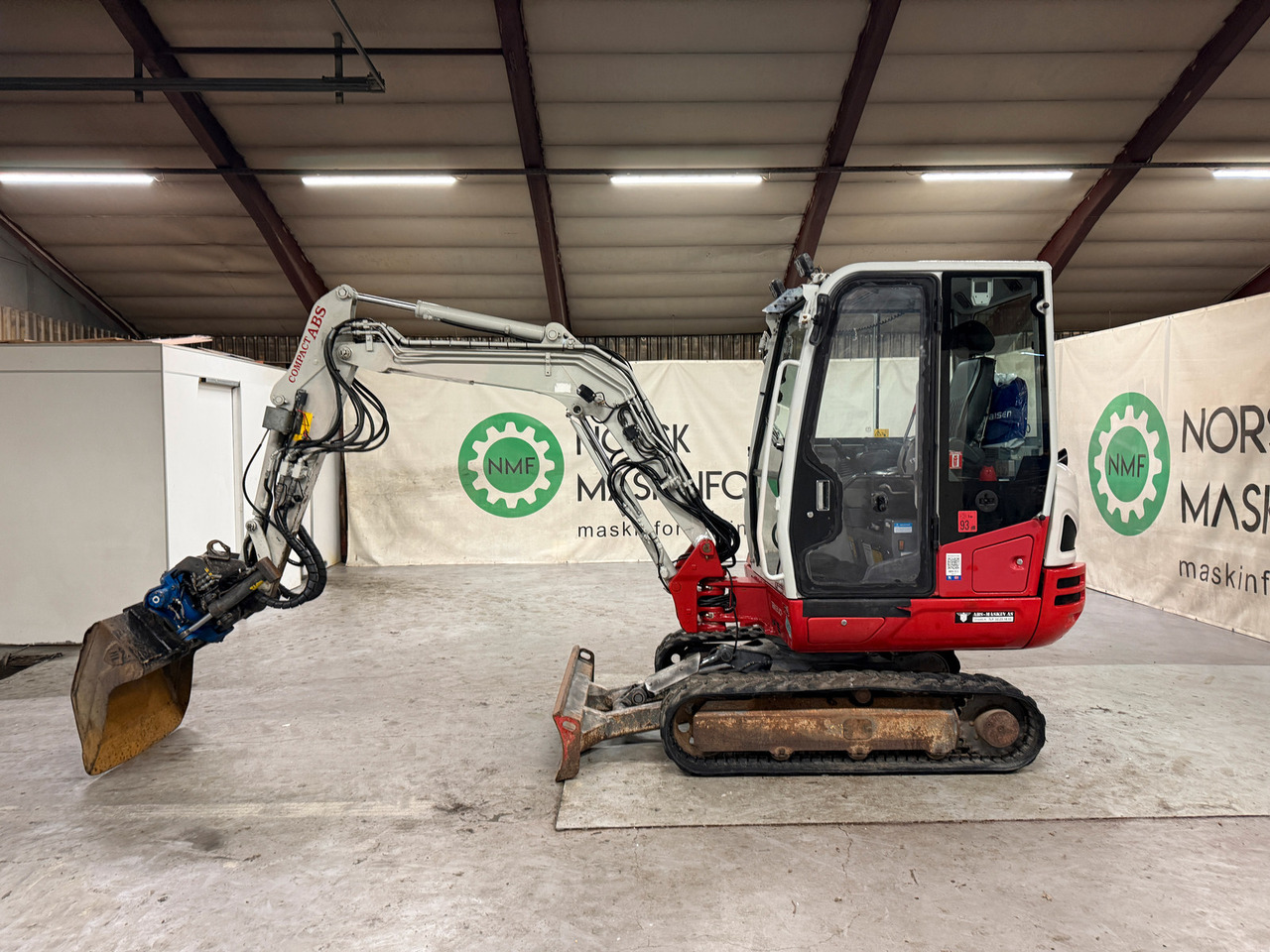 Takeuchi TB230 - Miniexcavadora: foto 2 Takeuchi TB230 - Miniexcavadora: foto 2