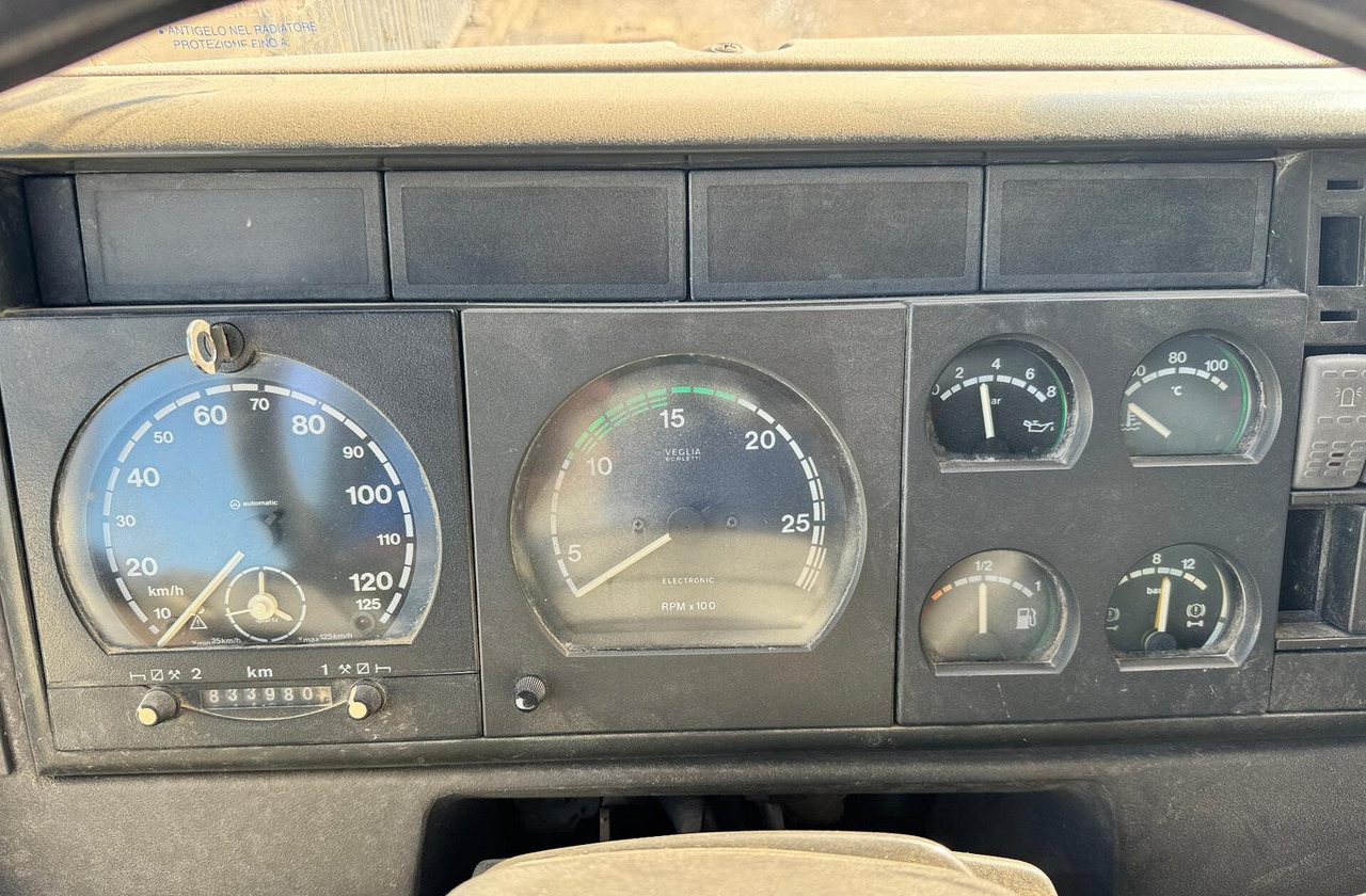 Betonpompa CIFA ASTRA HD84.38 - 2003 - Camión hormigonera con bomba: foto 5 Betonpompa CIFA ASTRA HD84.38 - 2003 - Camión hormigonera con bomba: foto 5