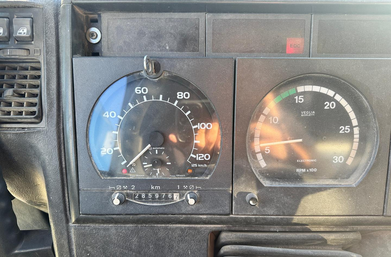 Betonpompa CIFA Iveco Trakker 410E44 - Camión hormigonera con bomba: foto 3 Betonpompa CIFA Iveco Trakker 410E44 - Camión hormigonera con bomba: foto 3