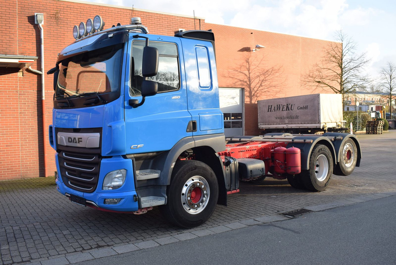DAF CF 450 6x2 Fahrgestell Klima Navi Lift Retarder - Camión chasis: foto 2 DAF CF 450 6x2 Fahrgestell Klima Navi Lift Retarder - Camión chasis: foto 2