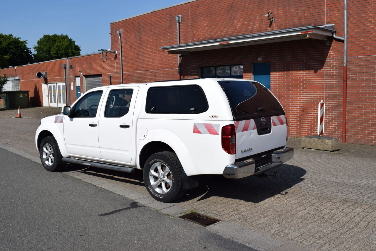 Nissan Navara Double Cab SE 4x4 Automatik Hardtop AHK - SUV/ Todoterreno: foto 3 Nissan Navara Double Cab SE 4x4 Automatik Hardtop AHK - SUV/ Todoterreno: foto 3