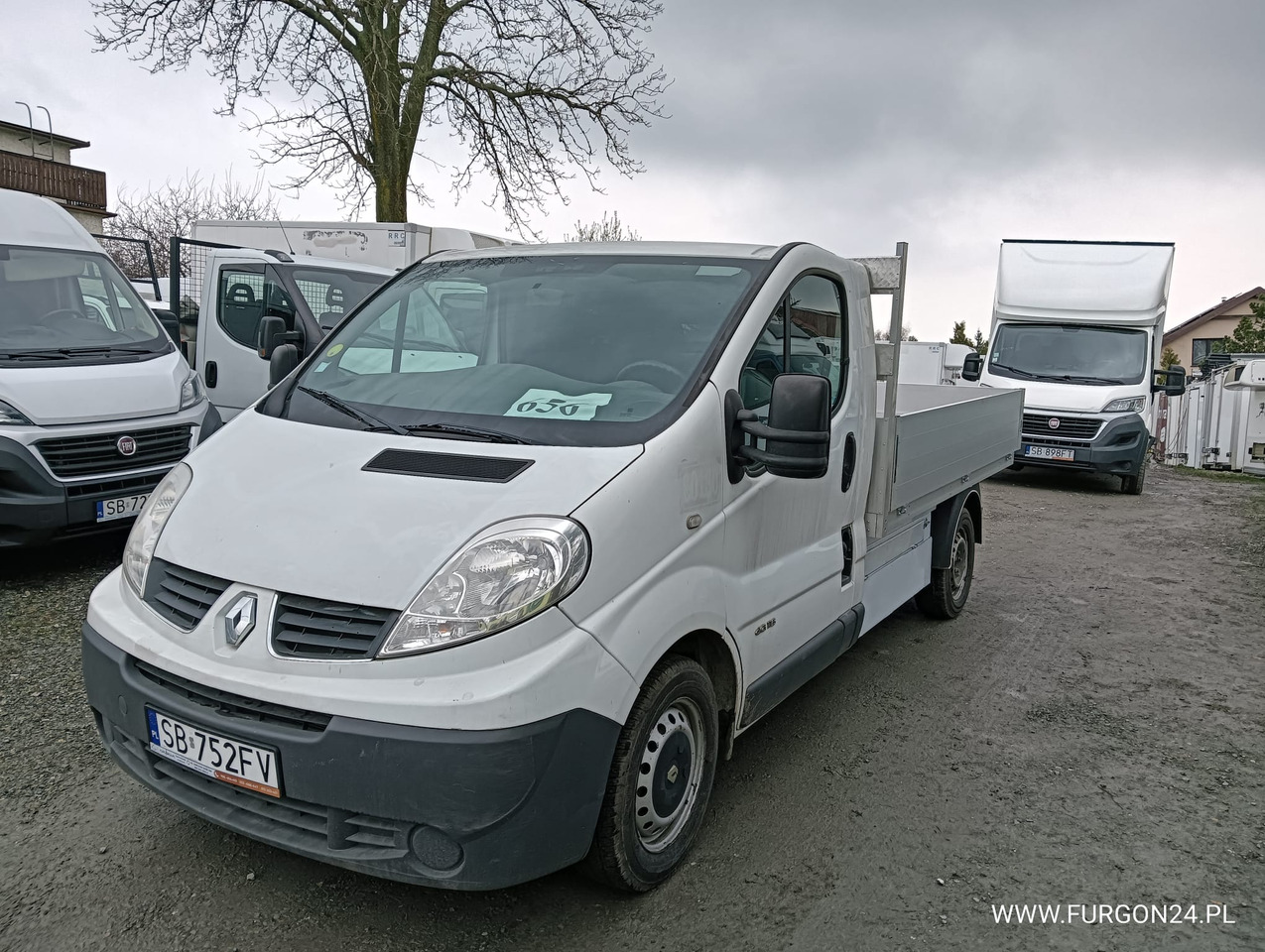 RENAULT TRAFIC PLATFORMA DO ZABUDOWY NR 625 - Volquete furgoneta: foto 4 RENAULT TRAFIC PLATFORMA DO ZABUDOWY NR 625 - Volquete furgoneta: foto 4