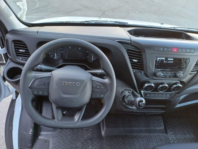 IVECO Daily 35S16H3.0 - Grua de remolque autos: foto 2 IVECO Daily 35S16H3.0 - Grua de remolque autos: foto 2