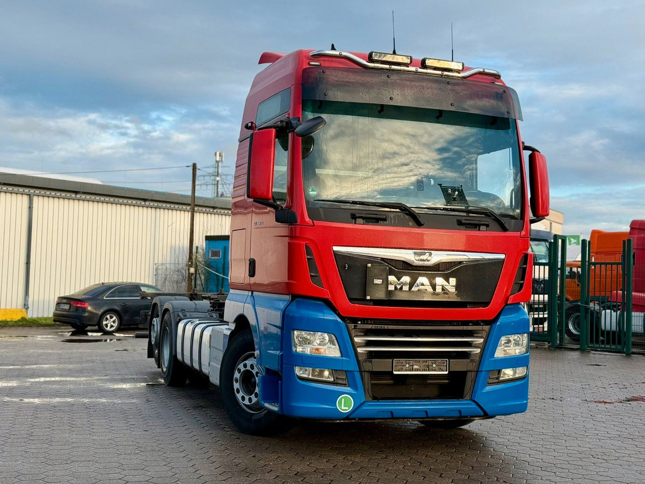 MAN TGX 26.470 XXL 6x2 BDF+Retarter +Standklima - Camión portacontenedore/ Intercambiable: foto 1 MAN TGX 26.470 XXL 6x2 BDF+Retarter +Standklima - Camión portacontenedore/ Intercambiable: foto 1