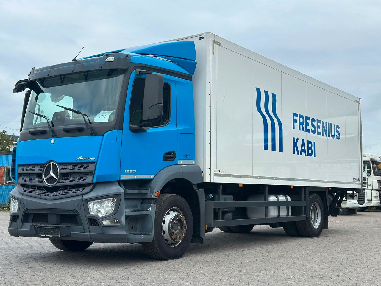 Mercedes-Benz Antos 1830+Isolierkoffer - Camión caja cerrada: foto 1 Mercedes-Benz Antos 1830+Isolierkoffer - Camión caja cerrada: foto 1