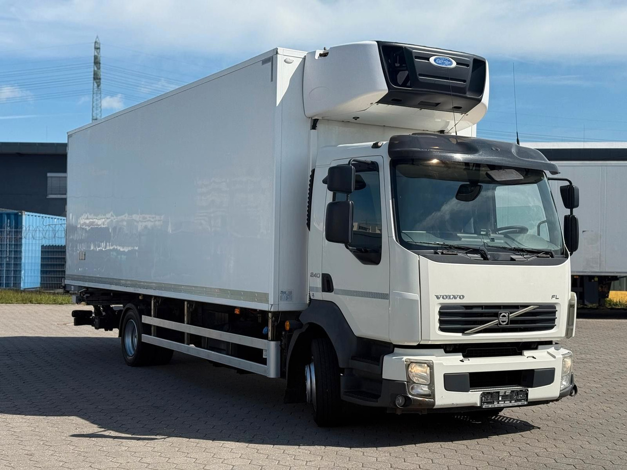 Volvo FL 240 Carrier Easy Cold+Hebebühne - Camión frigorífico: foto 2 Volvo FL 240 Carrier Easy Cold+Hebebühne - Camión frigorífico: foto 2