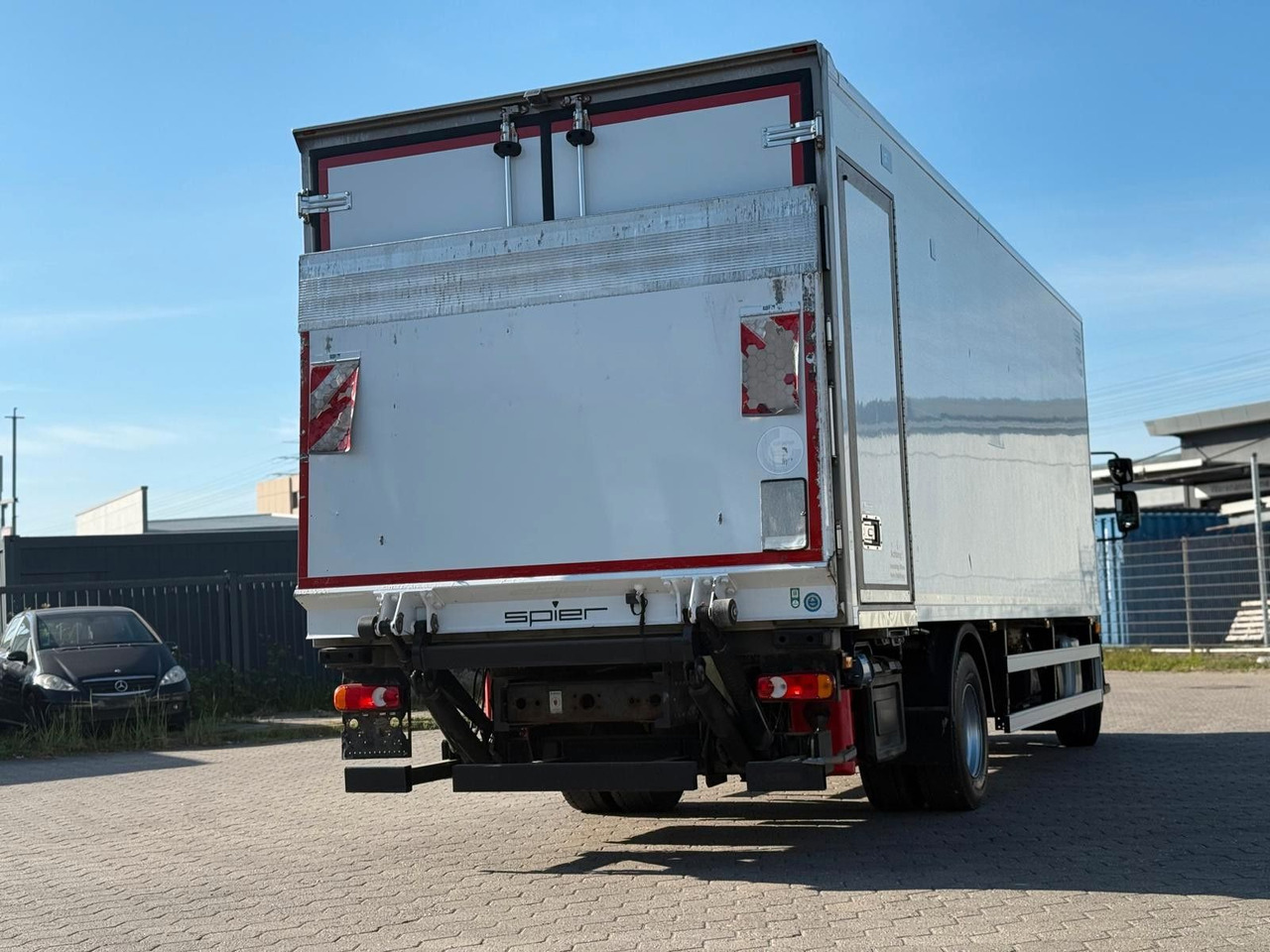 Volvo FL 42 R 240 +Thermoking T-880R+Kamera - Camión frigorífico: foto 3 Volvo FL 42 R 240 +Thermoking T-880R+Kamera - Camión frigorífico: foto 3