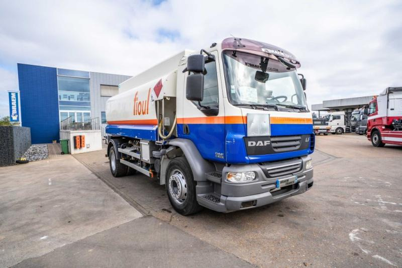 DAF LF55 280+ ALU 13000L/4 COMP. - Camión cisterna: foto 2 DAF LF55 280+ ALU 13000L/4 COMP. - Camión cisterna: foto 2