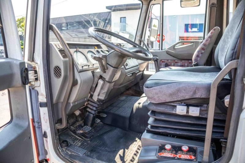 Iveco 85E15+ CITERNE 5000 L - Camión cisterna: foto 5 Iveco 85E15+ CITERNE 5000 L - Camión cisterna: foto 5